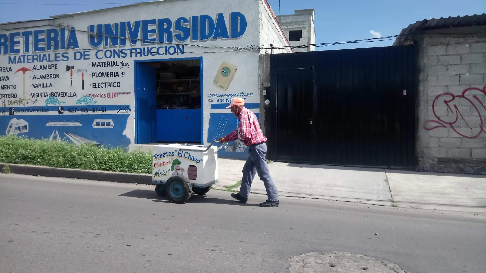 Hay personas afectadas en su econom_a por pandemia que no recibieron apoyo.  Monsetrrat Garc_a  El Sol de San Juan del R_o.